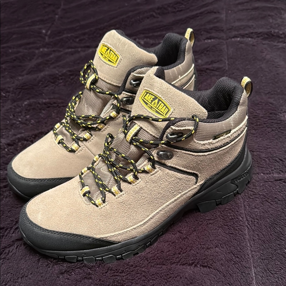 Men's Tan Hiking Shoes size 10